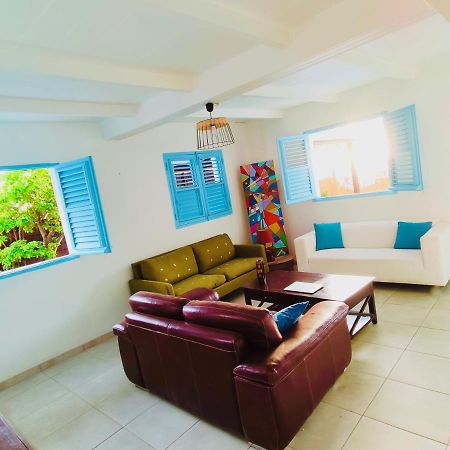 Location Maison Bleue Avec Piscine Privative Au Carbet Martinique Le Carbet Exterior photo