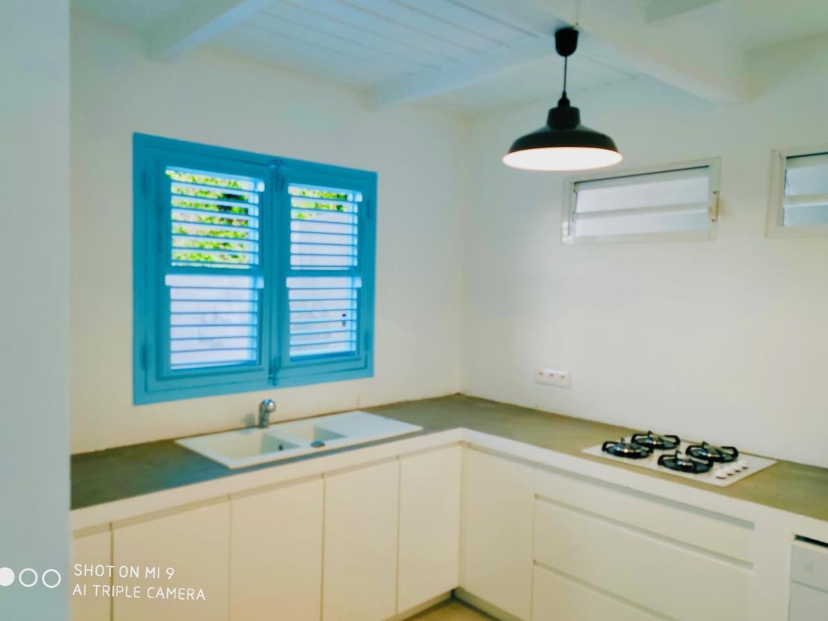 Location Maison Bleue Avec Piscine Privative Au Carbet Martinique Le Carbet Exterior photo
